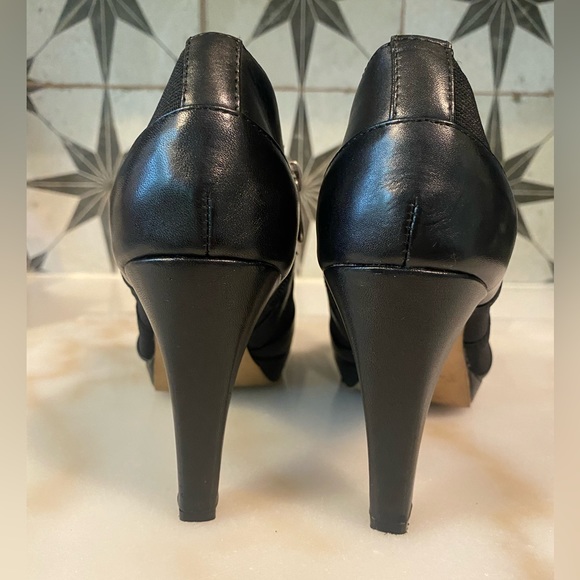 Adrienne Vittadini Platform Black Leather Shooties - Picture 7 of 14